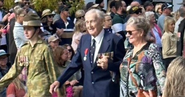 Time marches on but won't stop proud 100-year-old WWII veteran joining Wagga Anzac Day parade