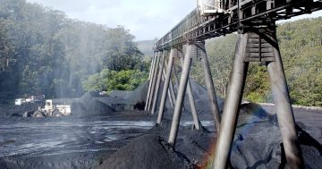 US coal giant 'punishes' Helensburgh miners with drastic lockout, without pay