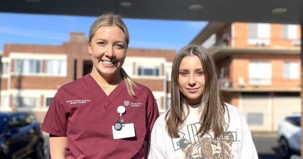 Federal Government urged to extend prac payments to medical students to combat rural placement poverty