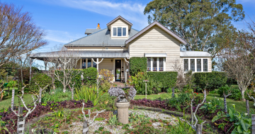 Berry Estate homestead on riverfront acreage