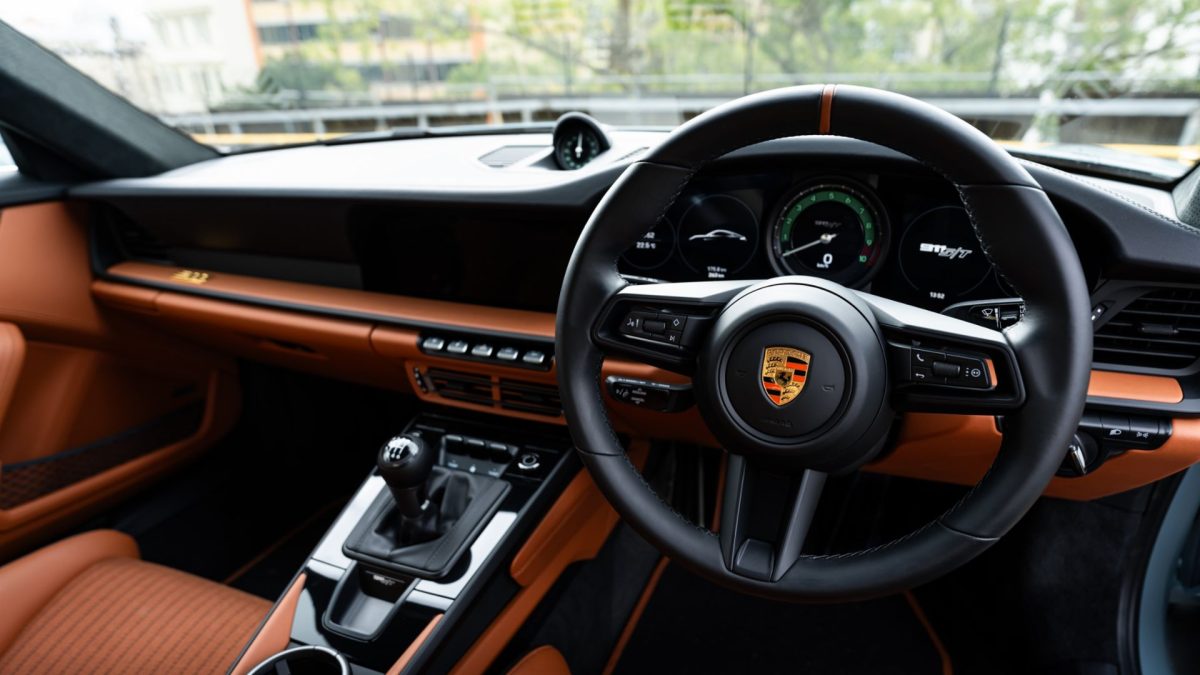 Porsche 911 S/T dash