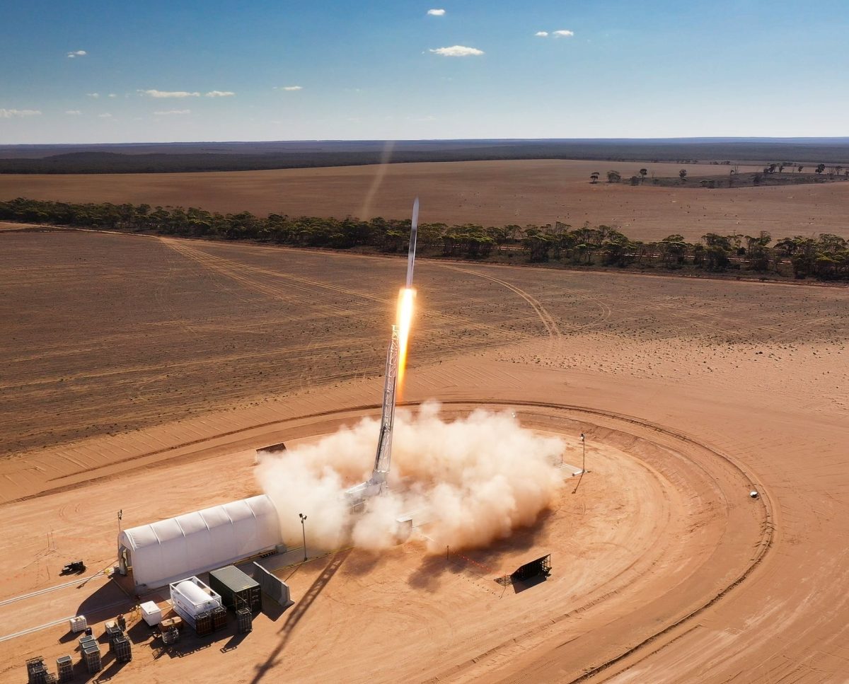 SR75 rocket just after its launch.