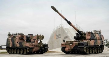 First Huntsman self-propelled artillery vehicles arrive in Australia