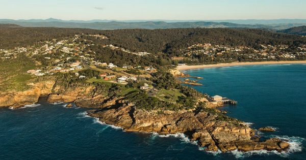 'We are making a real difference': South Coast council re-signs renewable energy policy