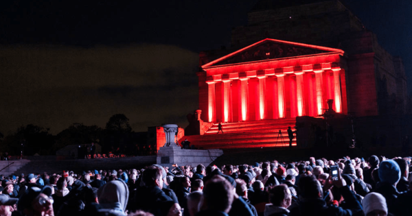 Anzac Day heckling rouses joint condemnation as well as argument in leaders' debate