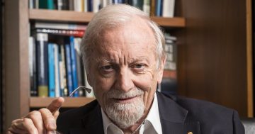 'Gobsmacking': Former ANU Chancellor Gareth Evans slams uni Change Management Proposal