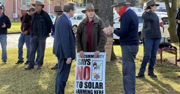 Prime Minister, state MPs visit Wagga for summit but avoid protest on renewable energy - and local media