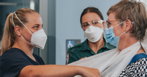 Public sector allied health workers set for pay increase after striking historic deal