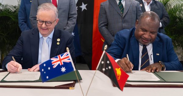 Australia and PNG having difficulty getting mutual security pact across the line
