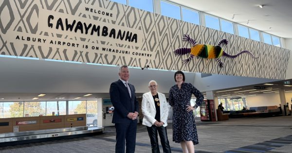 Striking new artwork and Wiradjuri language greeting welcomes arrivals to Albury Airport