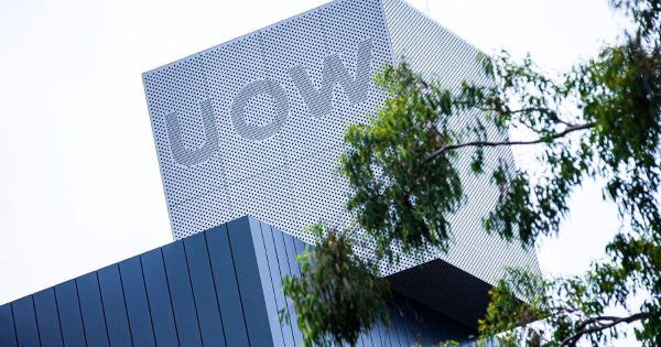 Poor governance, payroll errors to blame for UOW's $6.6 million underpayment to staff