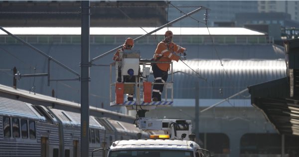 Government accepts all recommendations from 'sobering' Sydney Trains review