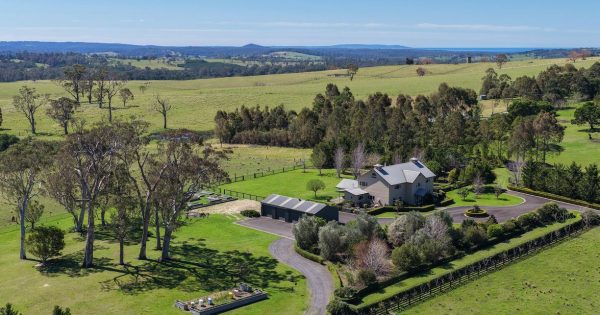 The ultimate lifestyle property, move-in ready and minutes from Mollymook Beach