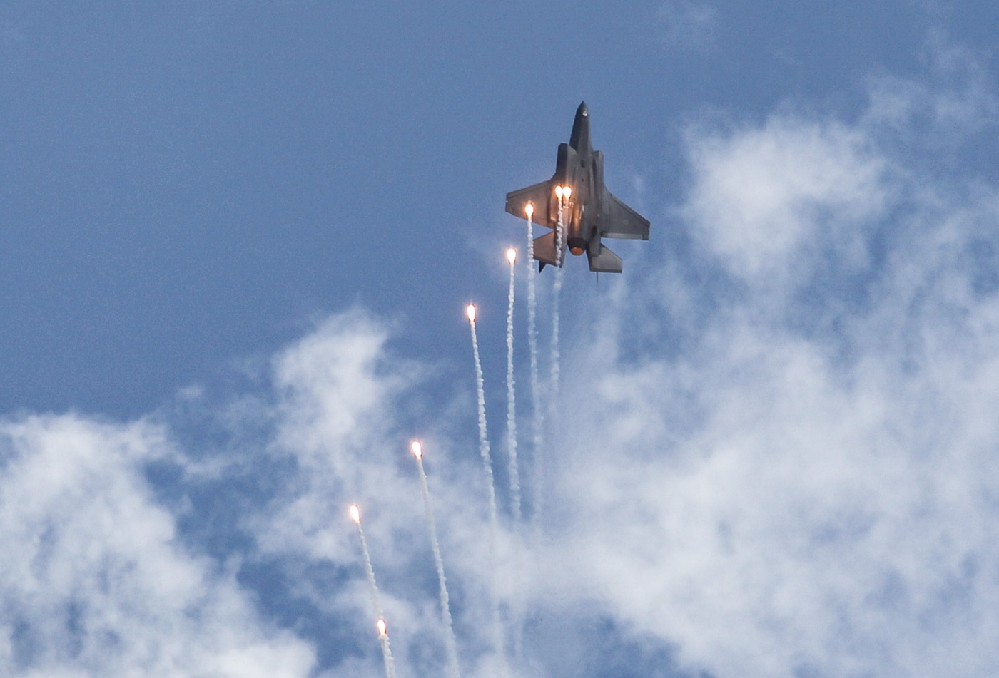 RAAF F-35AS flares