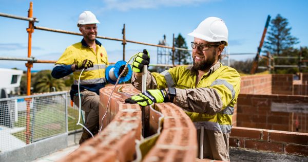 Skilled tradies from interstate, NZ build WA labour stocks thanks to incentives