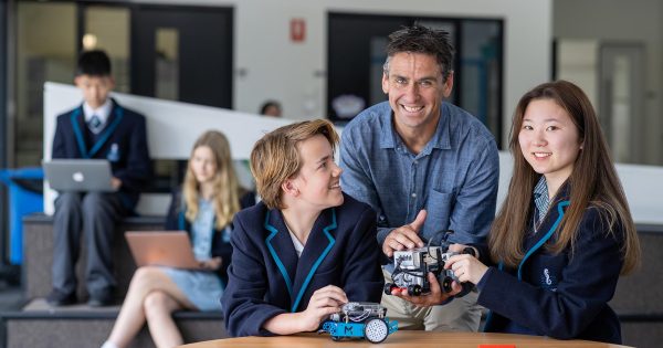 Victorian Government offers 30,000 gifted students free learning programs