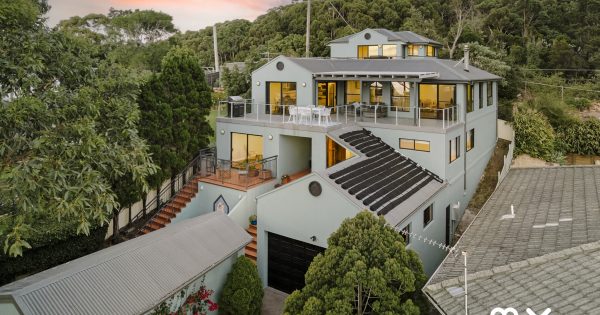 Escarpment meets ocean in the heart of Austinmer