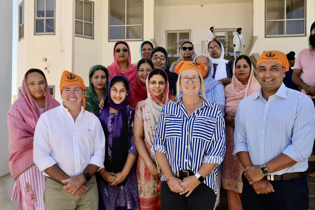 Group of politicians and Sikhs