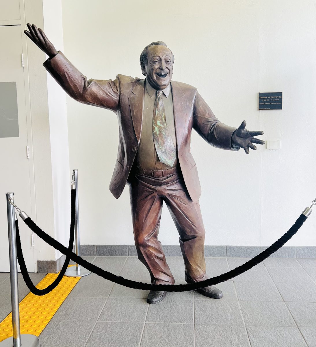 Al Grassby bronze statue