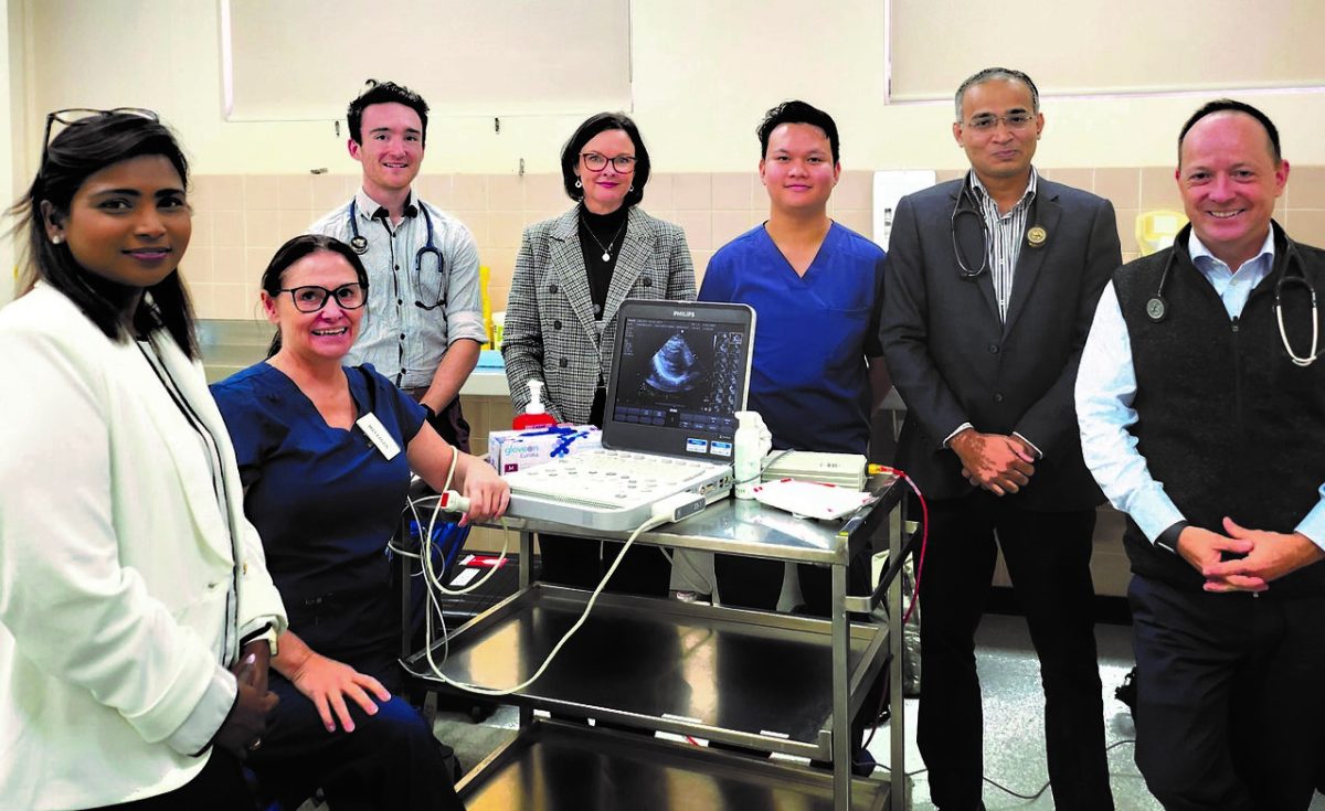 Dr Andrew Roy (right) with the Outreach Heart Failure Diagnostic Clinic in Griffith.