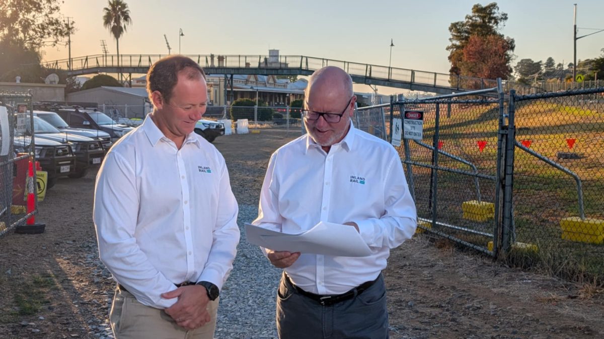 Albury to Illabo Inland Rail Project Director Malcolm Clark and Stakeholder Engagement Lead Grant Johnson have unveiled plans for the Wagga bridges affected by Inland Rail.